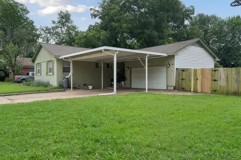 5718 E 27th St, Tulsa, OK 74114 photo 2