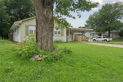 5718 E 27th St, Tulsa, OK 74114 photo 3