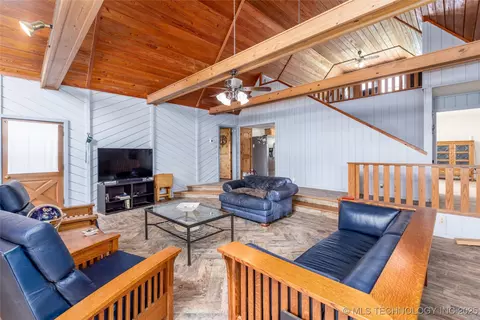 Living - 653 Max St, Mead, OK 73449 photo 2 of 2