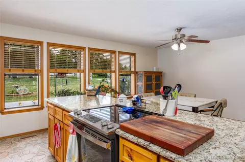 Kitchen - 653 Max St, Mead, OK 73449 photo 4 of 5