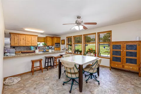 Dining - 653 Max St, Mead, OK 73449 photo 1 of 2