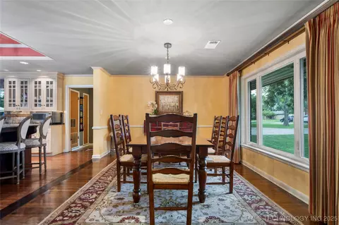 Dining - 9402 E 16th St, Tulsa, OK 74112 photo 1 of 2