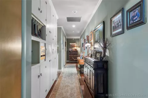 Entry Way - 9402 E 16th St, Tulsa, OK 74112 photo 2 of 2