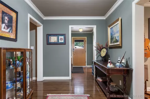 Entry Way - 9402 E 16th St, Tulsa, OK 74112 photo 1 of 2