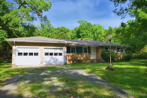 23126 Hwy 82, Park Hill, OK 74451