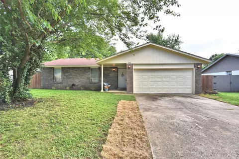 642 E 138th Pl, Glenpool, OK 74033