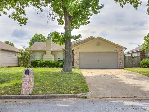 1040 E 64th St, Tulsa, OK 74136 photo 1