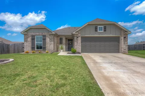 13009 E 124th Ct, Collinsville, OK 74021