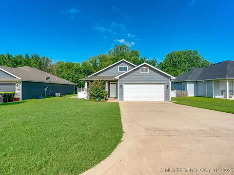 1125 Emily Ln, Ada, OK 74820 photo 1