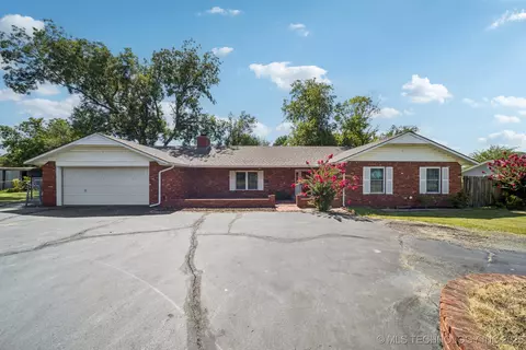 100 S 5th St, Morris, OK 74445