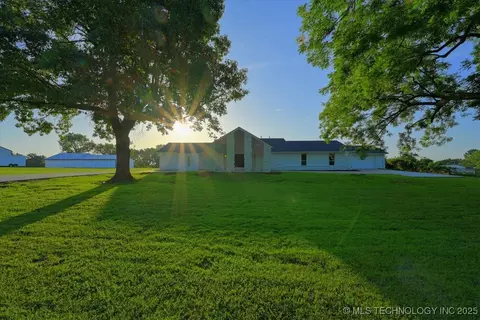 13973 S 237th East Ave, Coweta, OK 74429