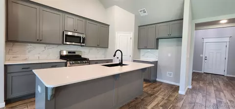 Kitchen - 911 E Fulton Ct, Broken Arrow, OK 74012 photo 2 of 6
