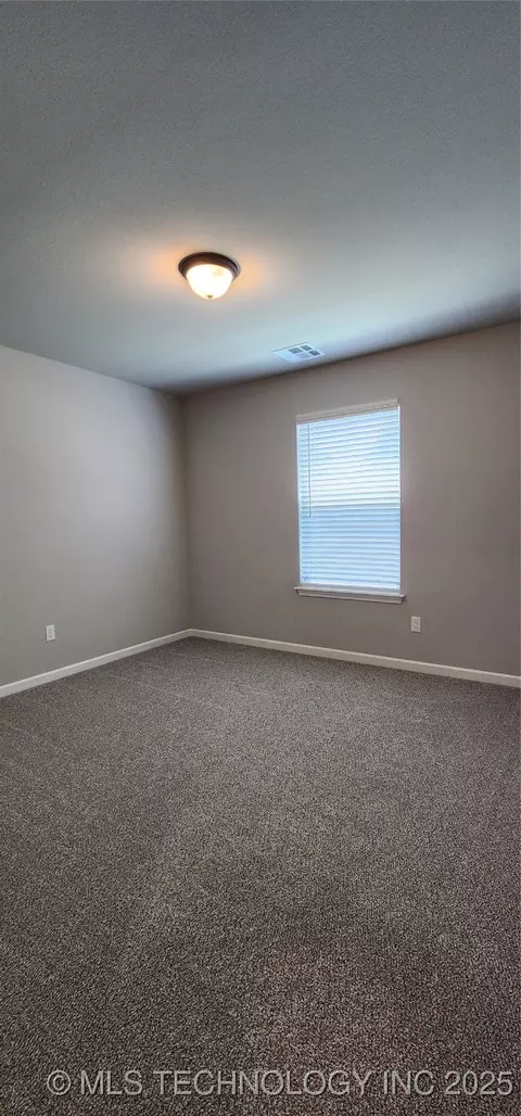 Bedroom - 911 E Fulton Ct, Broken Arrow, OK 74012 photo 5 of 5