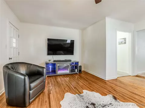 338 E 45th Pl, Tulsa, OK 74105 photo 9