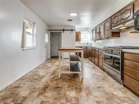 338 E 45th Pl, Tulsa, OK 74105 photo 14