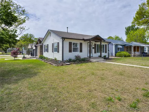 338 E 45th Pl, Tulsa, OK 74105 photo 2