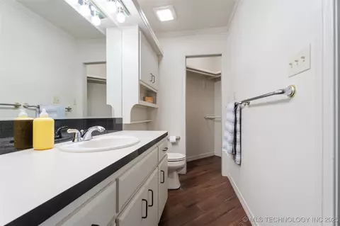 Bath - 56901 E Walnut, Monkey Island, OK 74331 photo 7 of 7