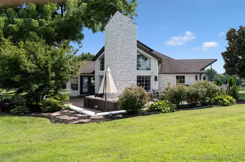 Exterior - 56901 E Walnut, Monkey Island, OK 74331 photo 6 of 7