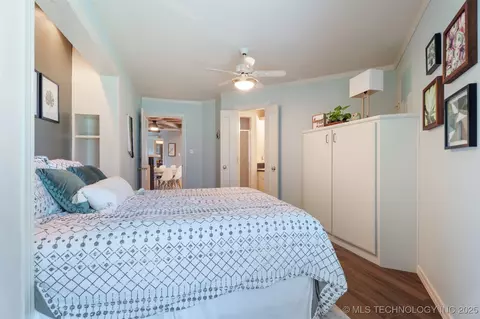 Bedroom - 56901 E Walnut, Monkey Island, OK 74331 photo 5 of 6
