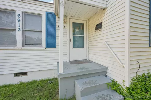 6913 5th E St, Tulsa, OK 74112 photo 3
