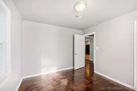 6913 5th E St, Tulsa, OK 74112 photo 13