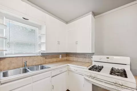 6913 5th E St, Tulsa, OK 74112 photo 10