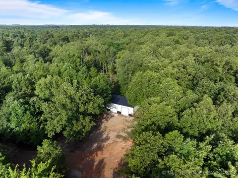 2043 E 2000 Rd, Hugo, OK 74743