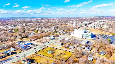 905 S Main St, Broken Arrow, OK 74012