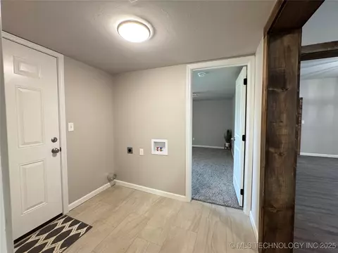 911 E Maple St, Cushing, OK 74023 photo 33