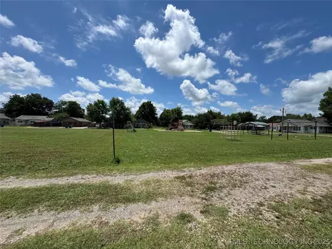 911 E Maple St, Cushing, OK 74023 photo 49