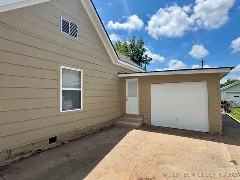 911 E Maple St, Cushing, OK 74023 photo 38