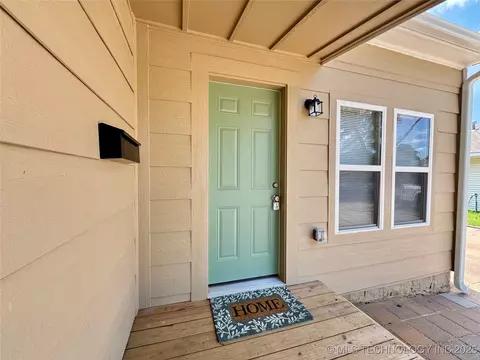 911 E Maple St, Cushing, OK 74023 photo 4