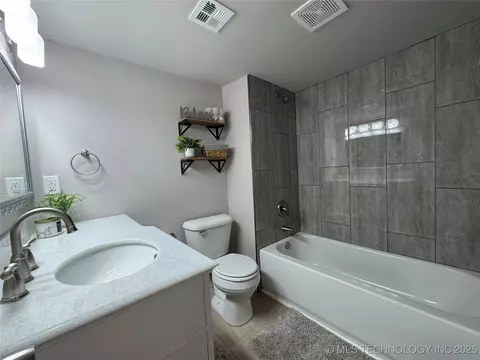 911 E Maple St, Cushing, OK 74023 photo 6