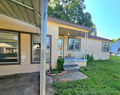 305 Chronister Ave, Drumright, OK 74030 photo 3