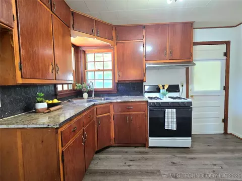 305 Chronister Ave, Drumright, OK 74030 photo 14