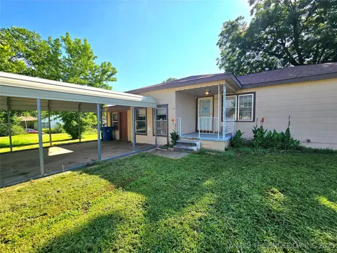 305 Chronister Ave, Drumright, OK 74030 photo 2