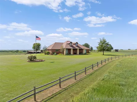 10738 Cemetery Rd, Marietta, OK 73448