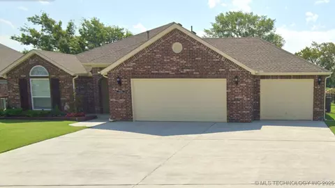 27620 E 113th St, Coweta, OK 74429