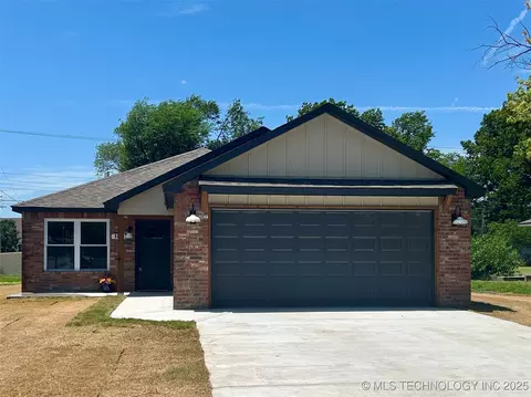 100 N Indianola St, Pryor, OK 74361