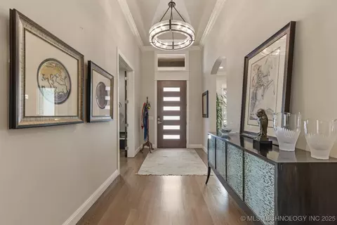 Entry Way - 3190 E 33rd St, Tulsa, OK 74105 photo 1 of 4