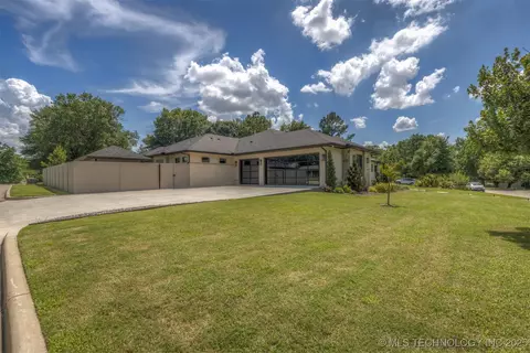 Exterior - 3190 E 33rd St, Tulsa, OK 74105 photo 18 of 24