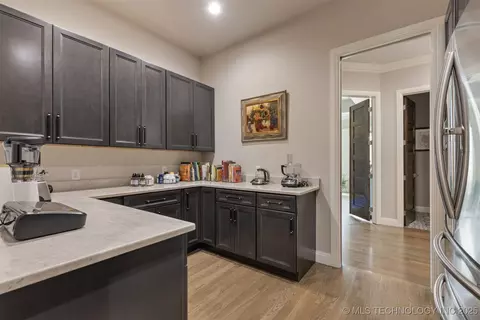 Kitchen - 3190 E 33rd St, Tulsa, OK 74105 photo 9 of 9