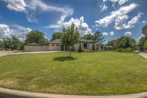 Exterior - 3190 E 33rd St, Tulsa, OK 74105 photo 16 of 24