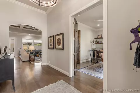 Entry Way - 3190 E 33rd St, Tulsa, OK 74105 photo 2 of 4