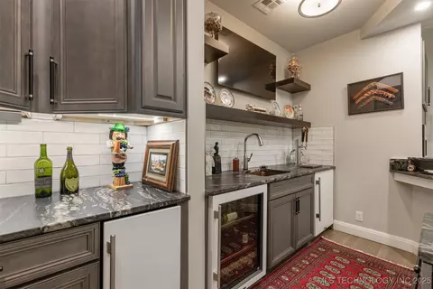 Kitchen - 3190 E 33rd St, Tulsa, OK 74105 photo 6 of 9