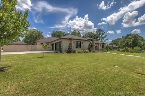 Exterior - 3190 E 33rd St, Tulsa, OK 74105 photo 17 of 24