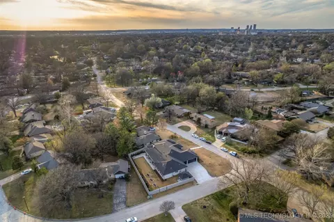 View/Area - 3190 E 33rd St, Tulsa, OK 74105 photo 4 of 8
