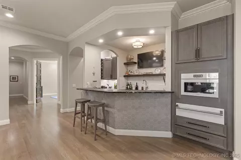 Kitchen - 3190 E 33rd St, Tulsa, OK 74105 photo 5 of 9