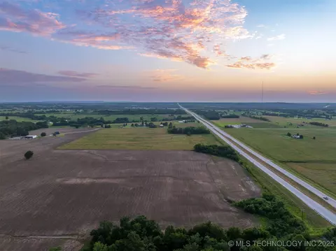 1 E State Hwy 51 Hwy, Coweta, OK 74429