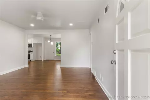 19 E 44th St, Tulsa, OK 74105 photo 4